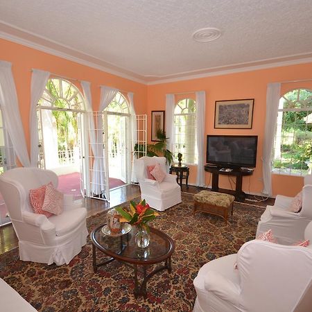 Summerhill Four Bedroom Villa Бухта Монтего Экстерьер фото