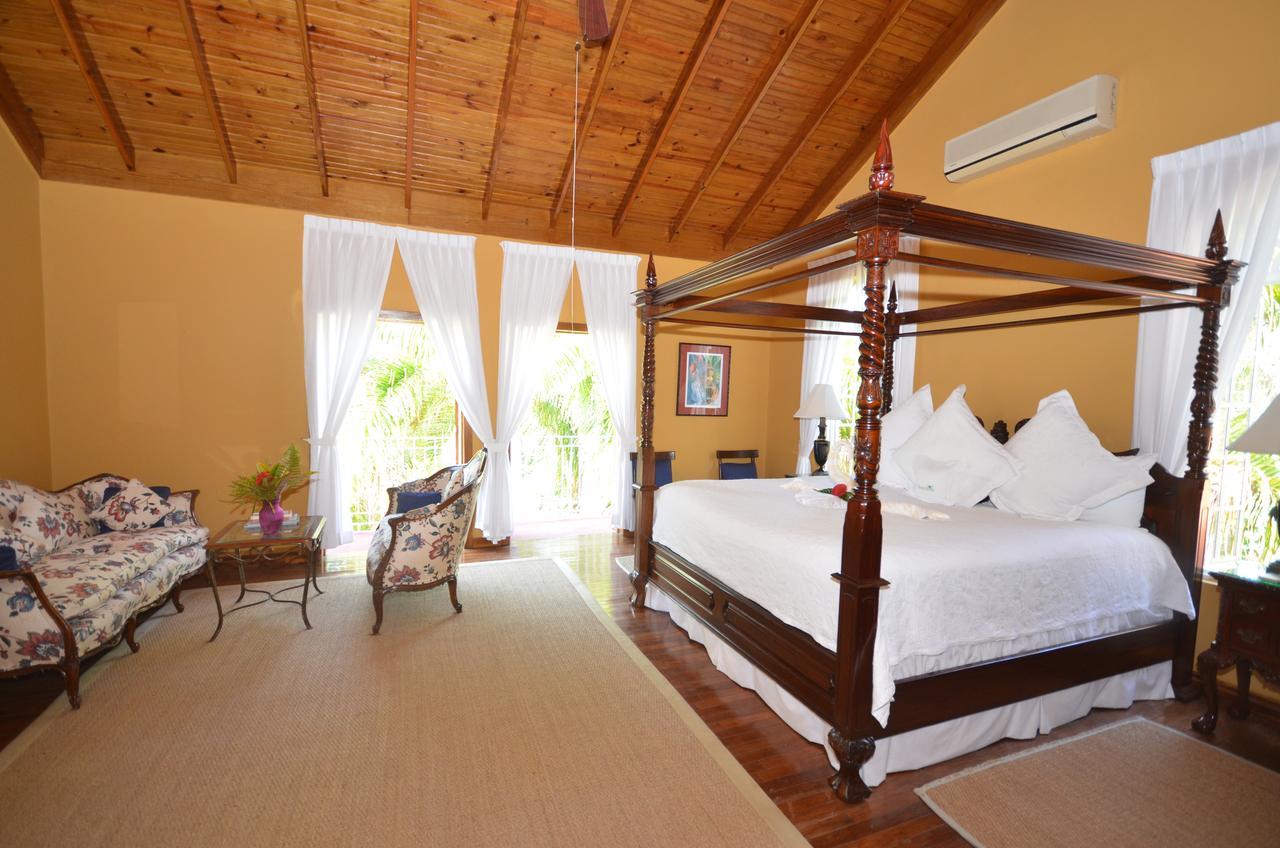Summerhill Four Bedroom Villa Бухта Монтего Экстерьер фото